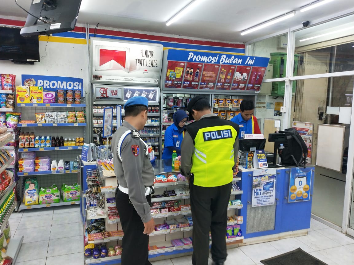 Patroli Polisi Sasar Karyawan Minimarket
