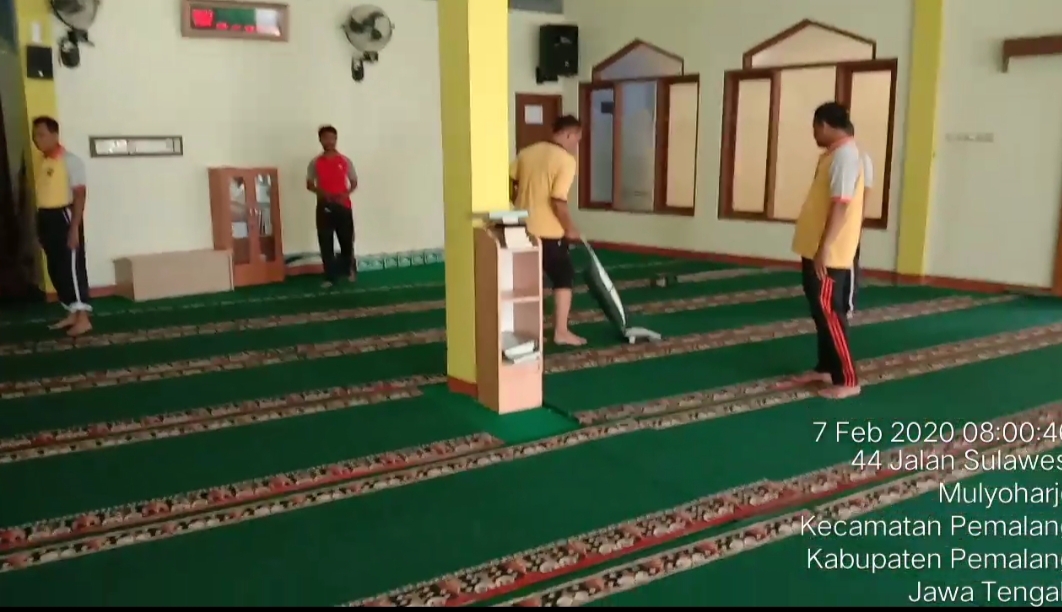 Kanit Reskrim Polsek Pemalang Pimpin Apel Pagi Dilanjutkan Olah Raga Bersama Dan Korve Di Masjid Bojongbata