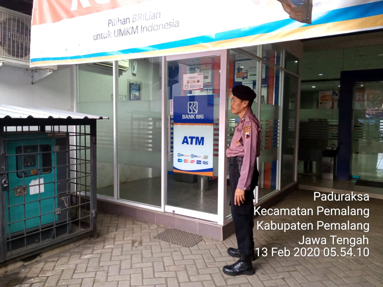 Patroli Polsek Pemalang Cek Mesin ATM BRI Unit Bojongbata Pastikan Aman