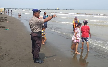 Pengamanan Obyek Wisata Pantai Widuri Oleh Satpolair Polres Pemalang