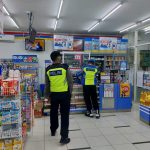 Patroli Mini Market,Polisi Ajak Karyawan Patuhi Protokol Kesehatan
