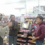 Polisi Himbau Pengunjung Minimarket Patuhi Protokol Kesehatan