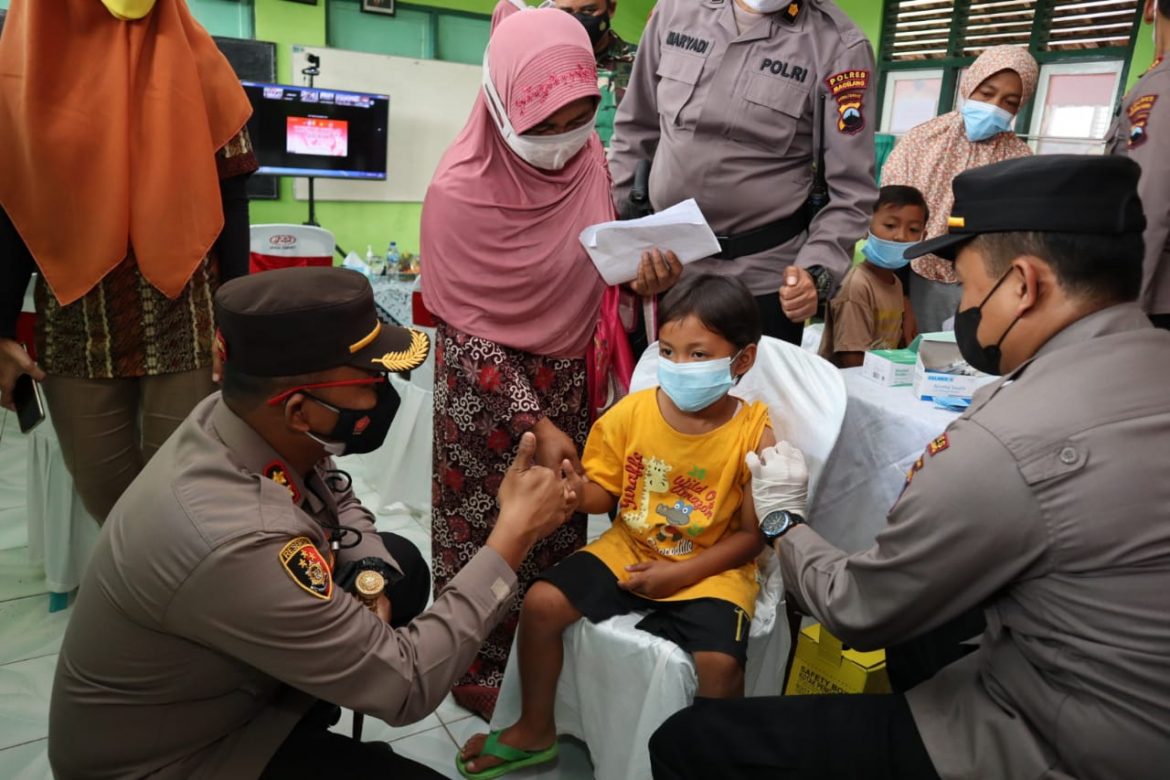 Kapolres Magelang Tinjau Vaksinasi Anak Di SD Negeri Pagersari