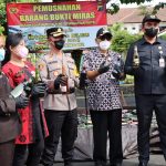 Operasi Ketupat Candi 2022, Polres Banjarnegara Musnahkan 1.801 Botol Miras