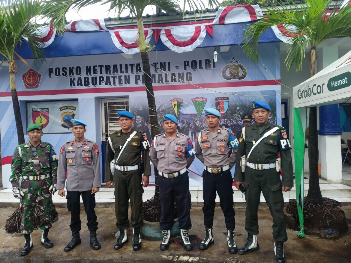 Polres dan Kodim Dirikan Posko Netralitas TNI-Polri di Alun-alun Pemalang